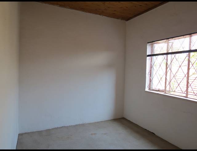 3 BEDROOM FREEHOLD FOR SALE IN BURGERSHOOP